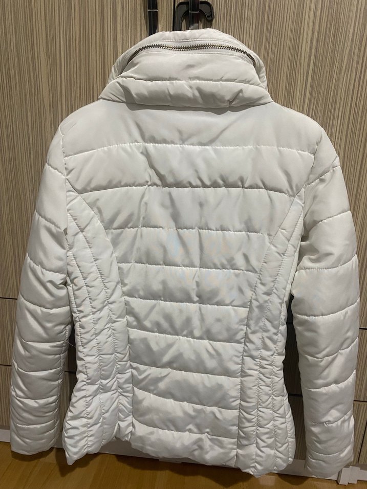 Kürk Detaylı Beyaz Kadın Kışlık Ceket - Görsel 2