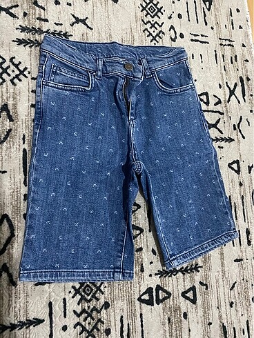 9 Yaş Beden mavi Renk 9/10 yaş jean şort