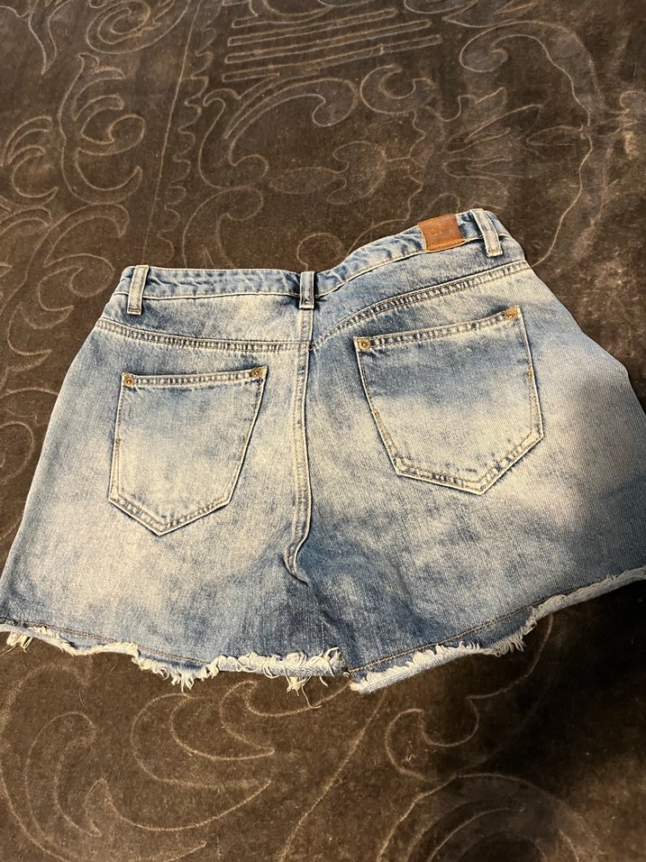 Oxxo Düğmeli Yırtık Mini Kot Şort - Görsel 4