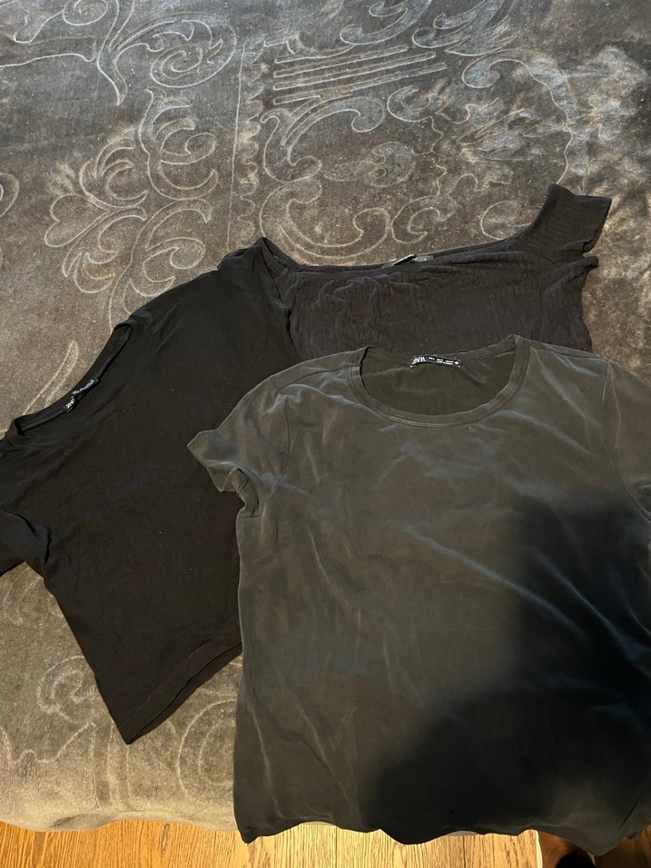 Zara siyah ve gri tonlarında 3 adet Tişört - Görsel 4