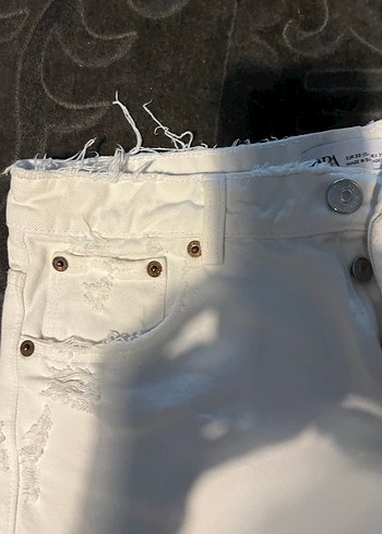 Zara Beyaz Mini Denim Şort, Salaş Kesim - Görsel 2