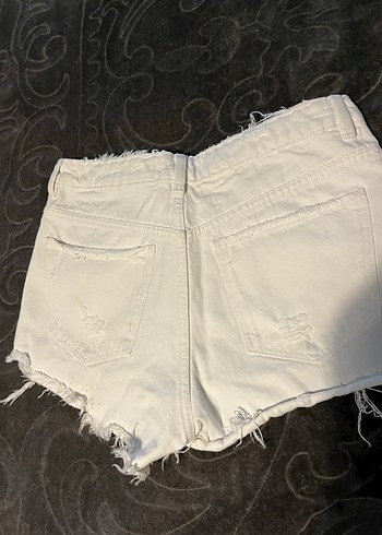 Zara Beyaz Mini Denim Şort, Salaş Kesim - Görsel 4