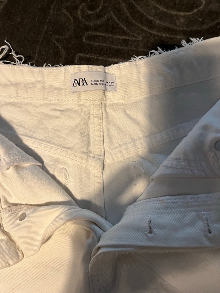 Zara Beyaz Mini Denim Şort, Salaş Kesim - Görsel 3