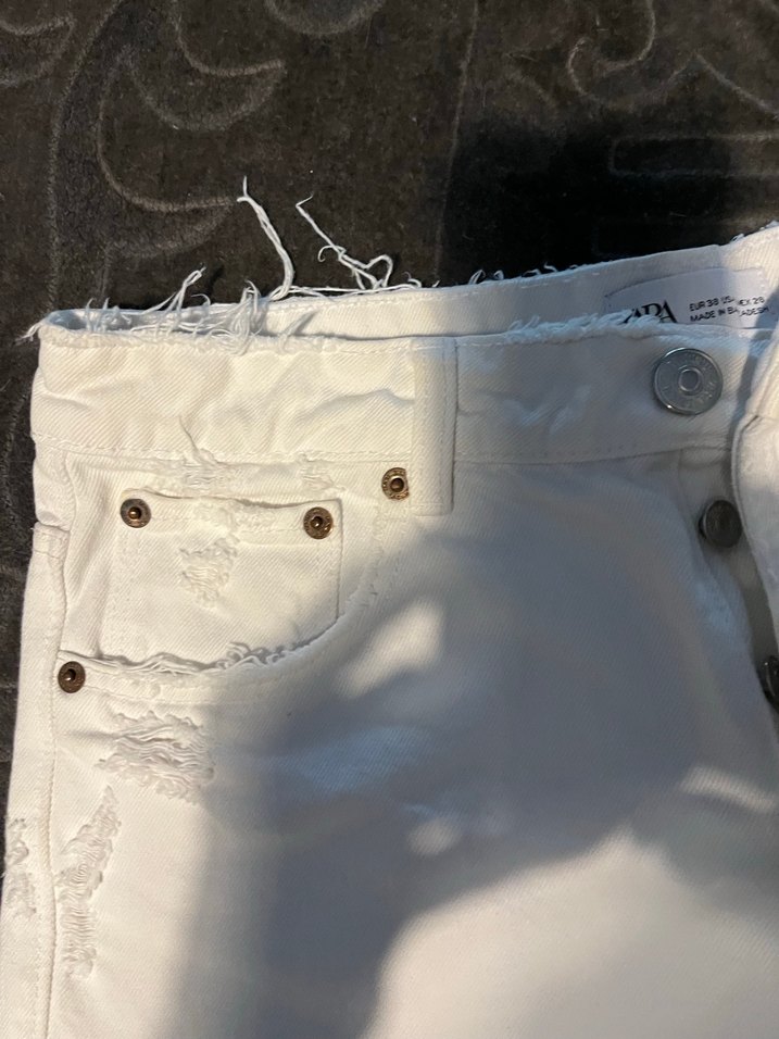 Zara Beyaz Mini Denim Şort, Salaş Kesim - Görsel 2