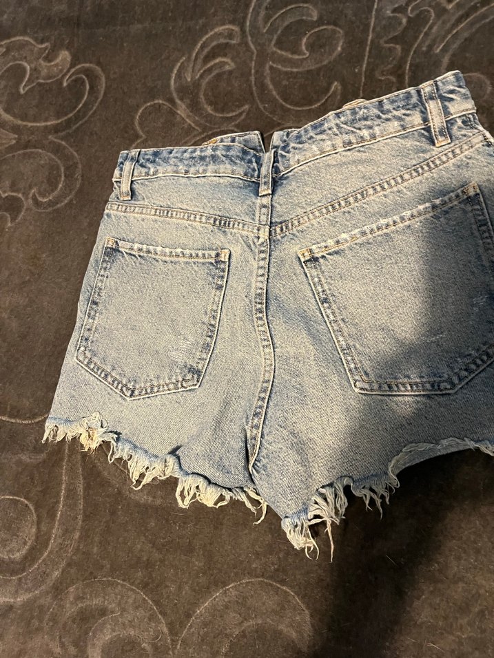 Bershka Düğmeli Gri Mavi Kadın Mini Kot Şort - Görsel 4