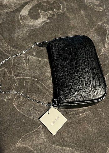 Siyah Yılan Desenli Zincir Detaylı Deri Çanta - Görsel 2