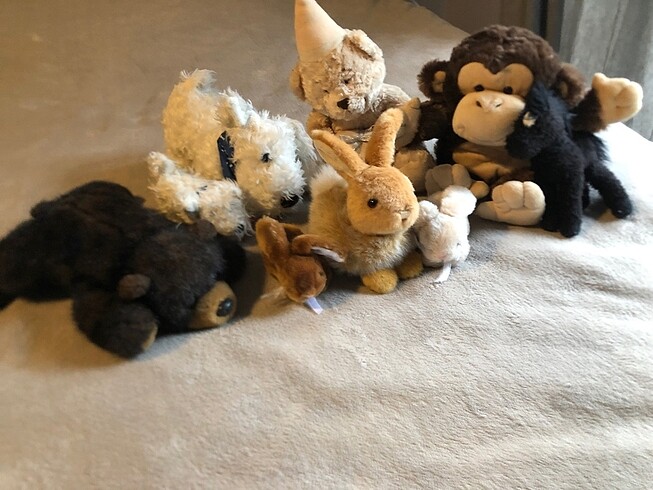Peluş oyuncak, 10 adet.2 ayı, 2 köpek, 3 tavşan, 1 midilli, 1 ku