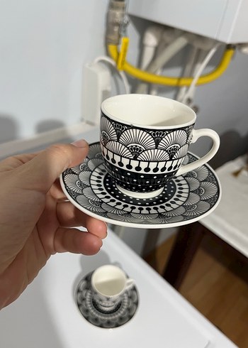 Beden siyah Renk Siyah Desenli Seramik Fincan ve Tabak Seti