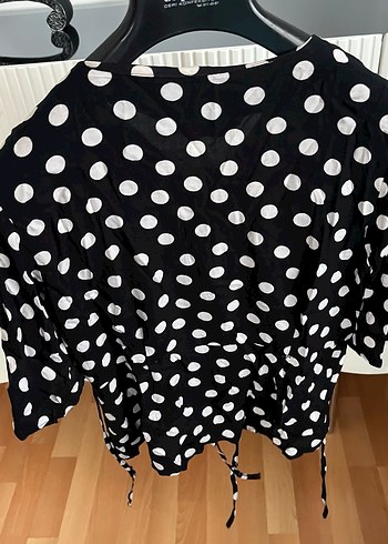 Puantiye Desenli Siyah Kadın Bluz - Görsel 3