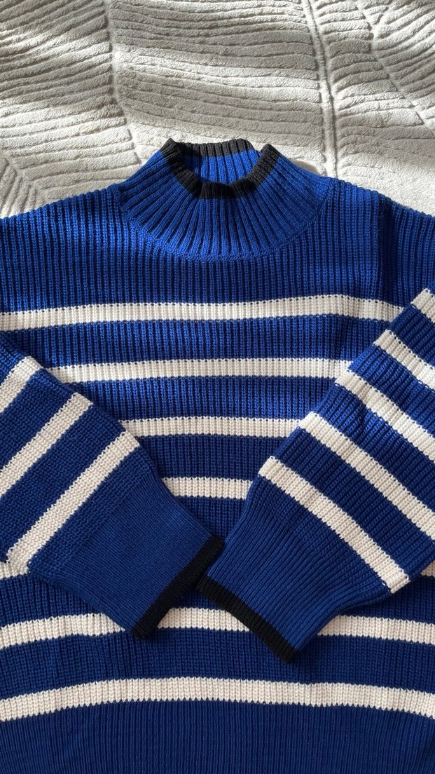 Mavi Çizgili Boğazlı Kadın Kazak - Görsel 2