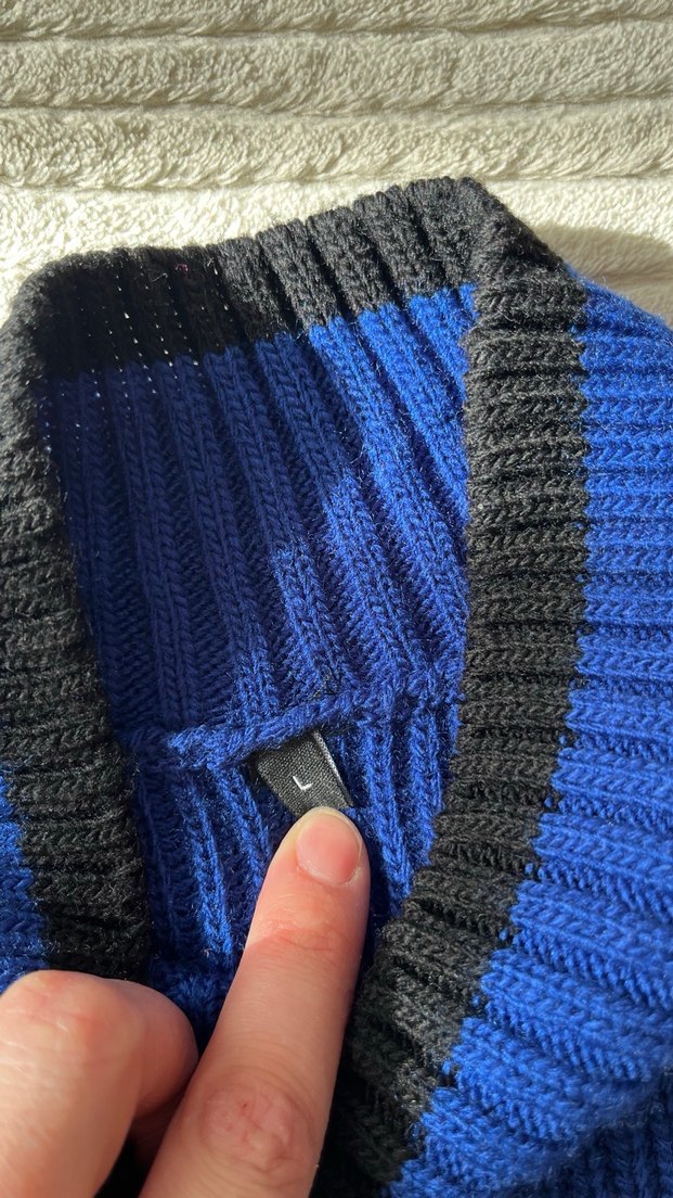 Mavi Çizgili Boğazlı Kadın Kazak - Görsel 3