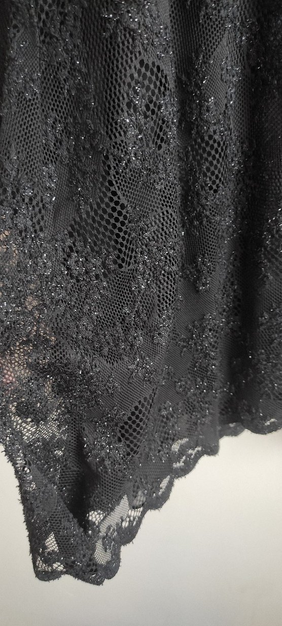 Uzun Siyah Dantelli Gotik Kadın Elbise - Görsel 3
