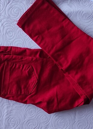 Kırmızı pantolon