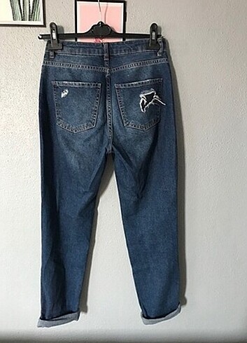 Yırtık mom jeans
