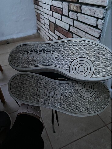 37 Beden lacivert Renk Adidas ayakkabı
