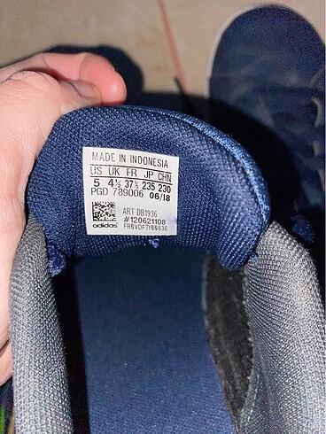 37 Beden Adidas ayakkabı
