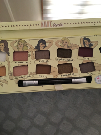 The balm nude tude goz fari paleti