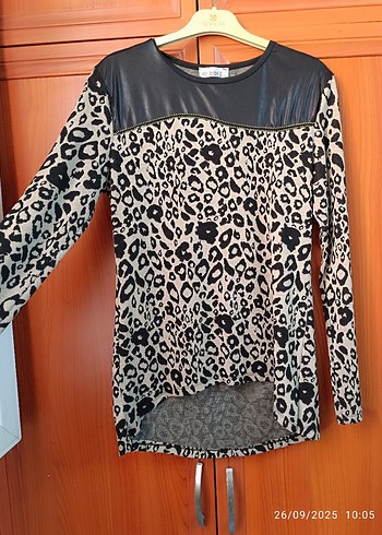 Zara Kahverengi Desenli Deri Detaylı Kadın Bluz