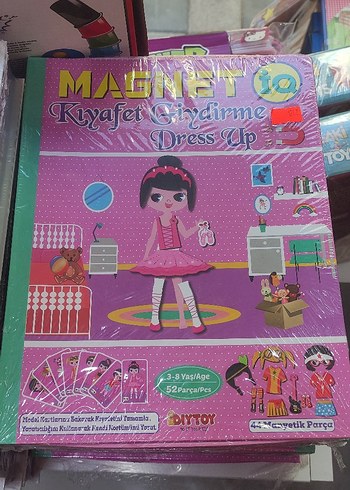 Beden Barbie & Friends Manyetik Kıyafet Giydirme Oyunu