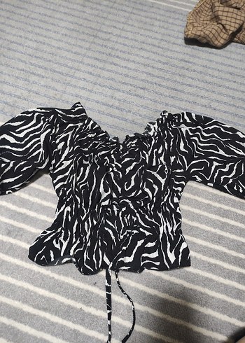 Mango Zebra Desenli Kısa Kollu Bluz