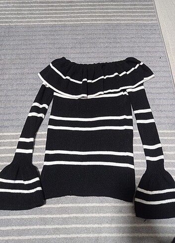 Zara Omzu açık bluz 