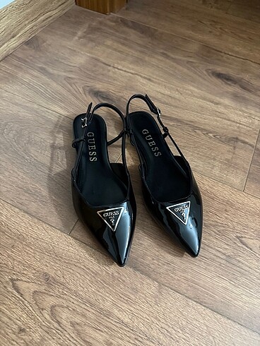 Guess Guess Babet