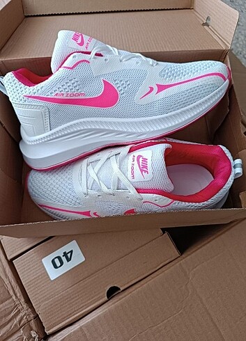 38 Beden ????Nike Air Zoom Kadın  Spor Ayakkabı ????Triko üst Malzeme ?