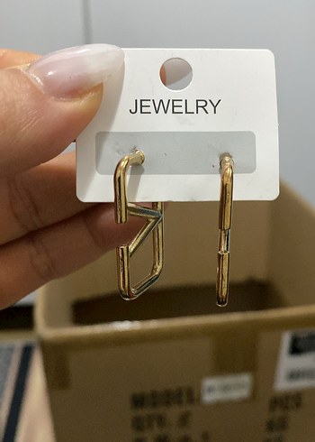 Altın Renkli Küpe - Görsel 2