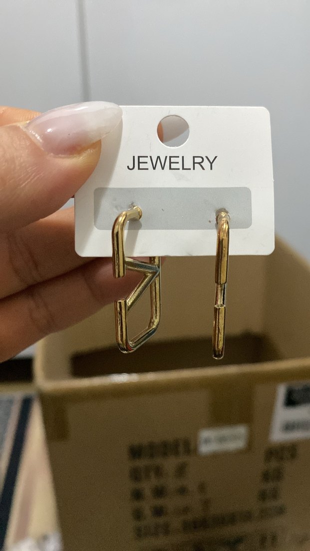 Altın Renkli Küpe  - Görsel 2