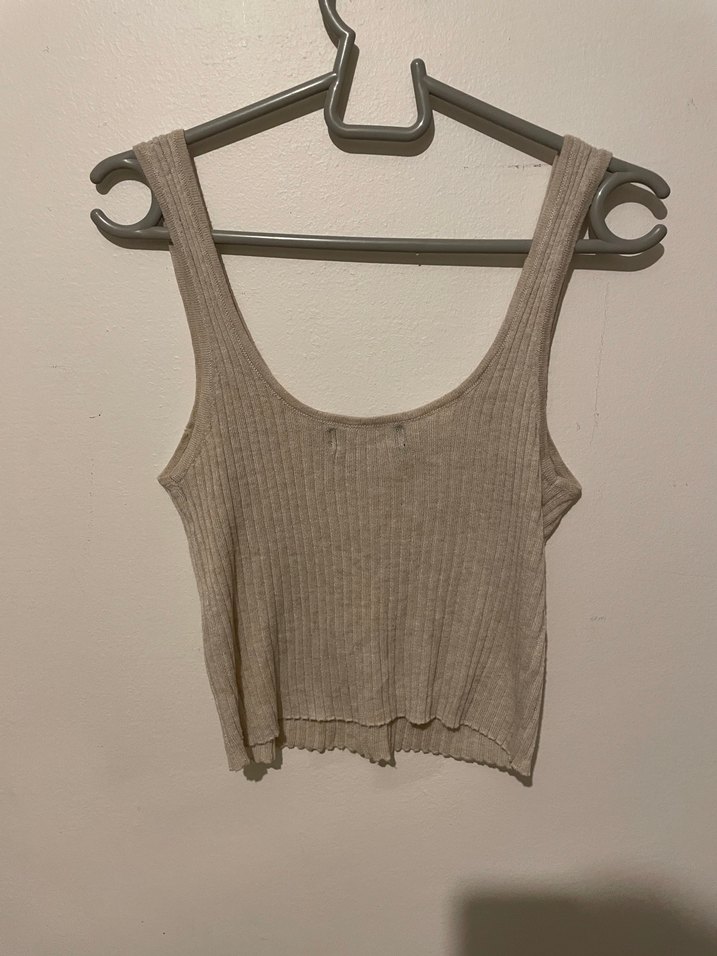 Bershka Crop V Yaka Triko Kadın Atlet - Görsel 3