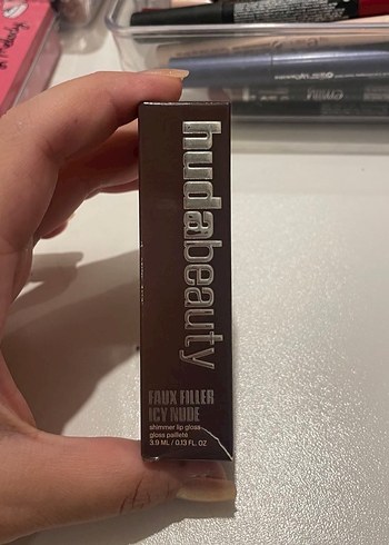 Huda Beauty Lip Gloss