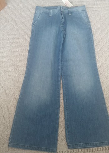 Kadın Mavi Kemerli Normal Kesim Denim Pantolon