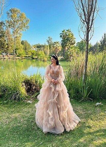 Nisan elbisesi