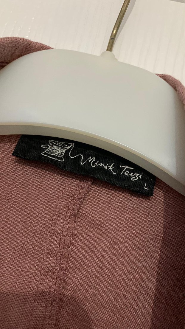 Uzun Kollu Bej Keten Tunik yumoş lekesi var - Görsel 2