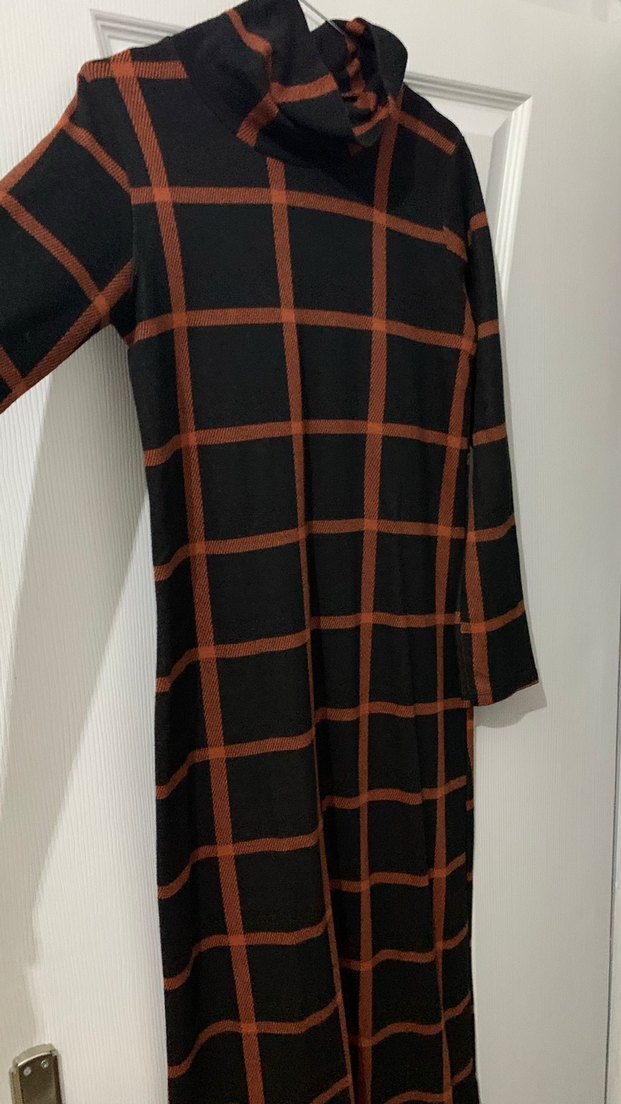 Kahverengi Kareli Uzun Kol Uzun Elbise - Görsel 4