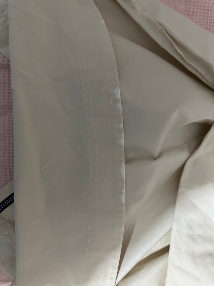 Kadın Beyaz Uzun Kollu Düğmeli Gömlek çamasır suyu suruldu - Görsel 5