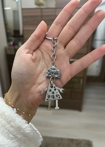 Beden Gri Zincir Detaylı Robot Kadın Anahtarlık