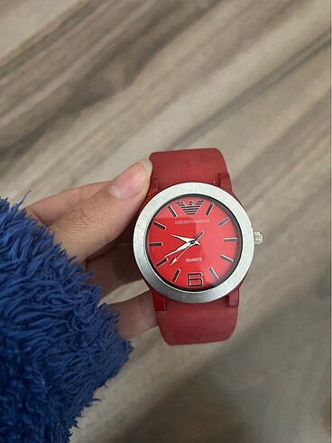 Replika armani kırmızı saat