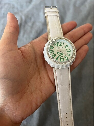 Tasarım gazoz kapağı benzer şekilli kadran vintage beyaz saat