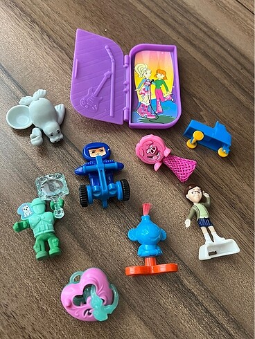Beden Çeşitli kinder suprise oyuncakları