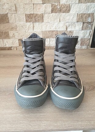 Deri converse