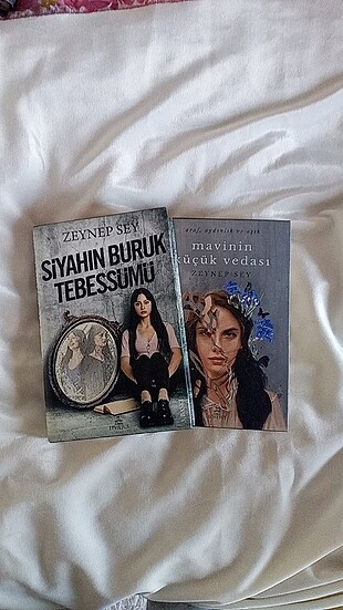 siyahın buruk tebessümü/ mavinin küçük vedası