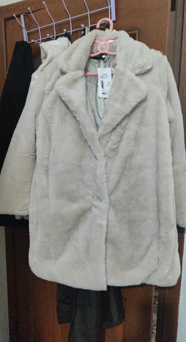 Bej Kadın Peluş Kürklü Kaban - Görsel 2