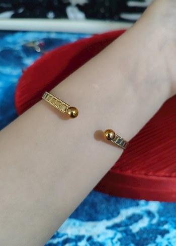 Altın Renkli  Desenli Bilezik - Görsel 3