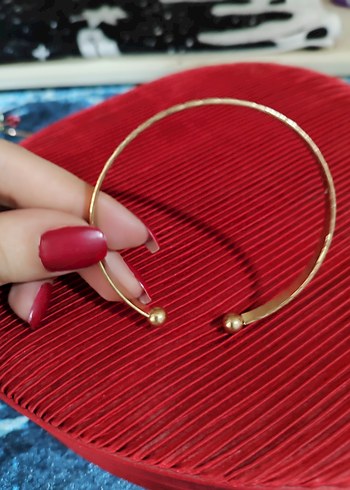 Altın Renkli  Desenli Bilezik - Görsel 4