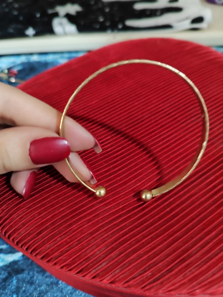 Altın Renkli  Desenli Bilezik - Görsel 4