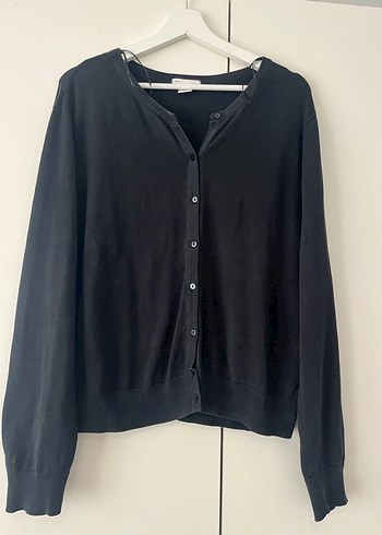 H&M Siyah Düğmeli V Yaka Kadın Hırka