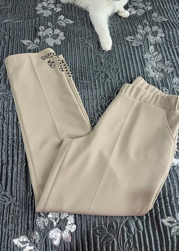 Nakışlı Düğmeli Bej Kadın Kumaş Pantolon