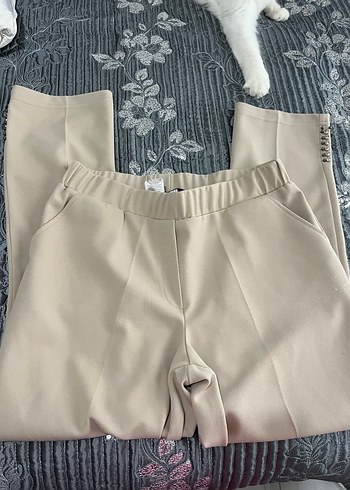 Zara Nakışlı Düğmeli Bej Kadın Kumaş Pantolon