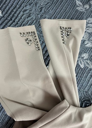 42 Beden Nakışlı Düğmeli Bej Kadın Kumaş Pantolon